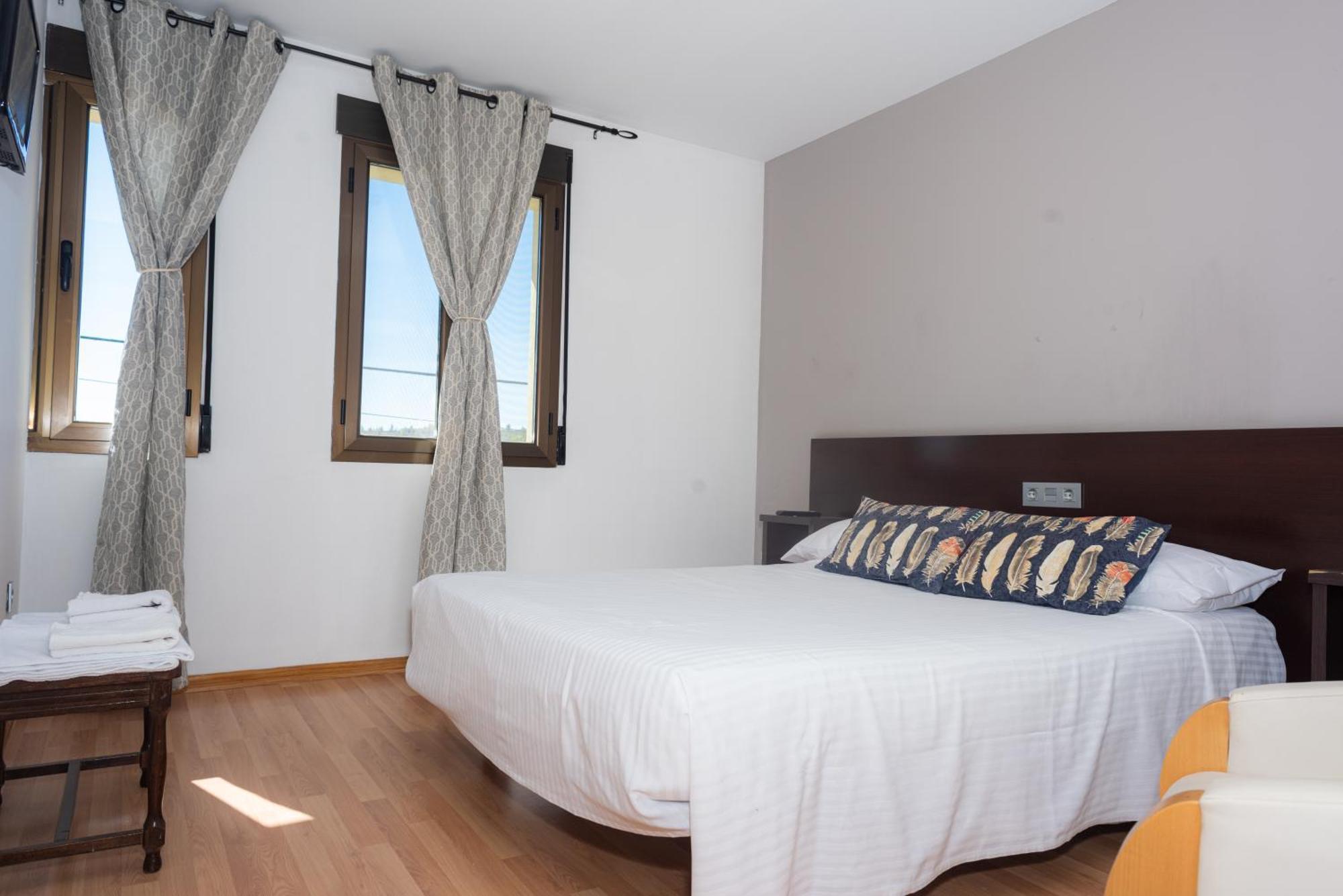 Hostal Venta De Valcorba Soria Exterior foto